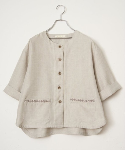 LBC(エルビーシー)の「エクリュハーフスリーブジャケット(テーラードジャケット・レディース・ベージュ/グレー・M/L)」の4枚目の写真