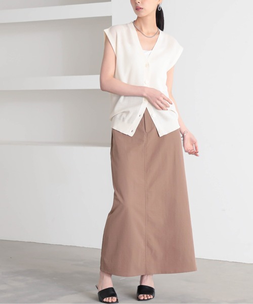 for/c（フォーシー）の「ニットVネックジレ【サスティナブル】（ベスト・レディース・ブラウン/アイボリー/ブラック・M/L）」の11枚目の写真