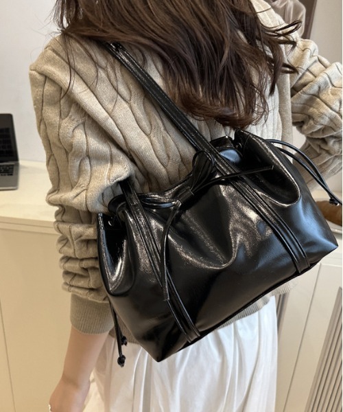 FREE STYLISTS(フリー スタイリスト)の「リボン ワンショルダーバッグ【 韓国風・Y2K 】(ショルダーバッグ・レディース・ブラック/ワイン/ピンク・FREE)」の1枚目の写真