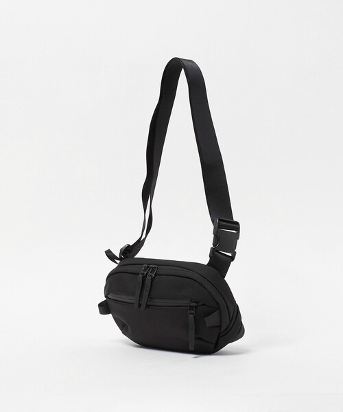 Aer（エアー）の「＜Aer＞デイ スリング 4 ショルダー バッグ（ショルダーバッグ・メンズ・ブラック・FREE）」の4枚目の写真