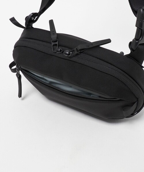Aer（エアー）の「＜Aer＞デイ スリング 4 ショルダー バッグ（ショルダーバッグ・メンズ・ブラック・FREE）」の12枚目の写真