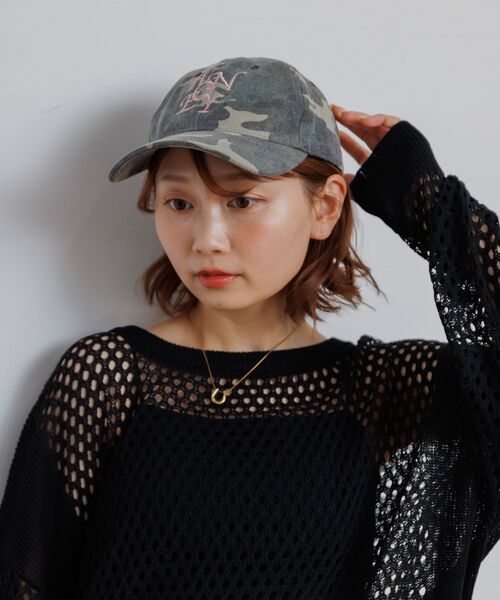 RETRO GIRL(レトロガール)の「ロゴ刺繍キャップ(キャップ・レディース・オフホワイト/ブラック/アニマル・ONE SIZE)」の4枚目の写真