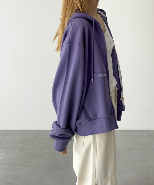 CANAL JEAN(キャナルジーン)の「Lakey Park ZIPUP裏毛パーカー(パーカー・レディース・グレー/パープル・ONE SIZE)」の5枚目の写真