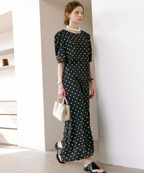DEWEDEWE（デュイデュイ）の「ドットドレス_ブラック（ワンピース・レディース・その他・SMALL/MEDIUM）」の2枚目の写真