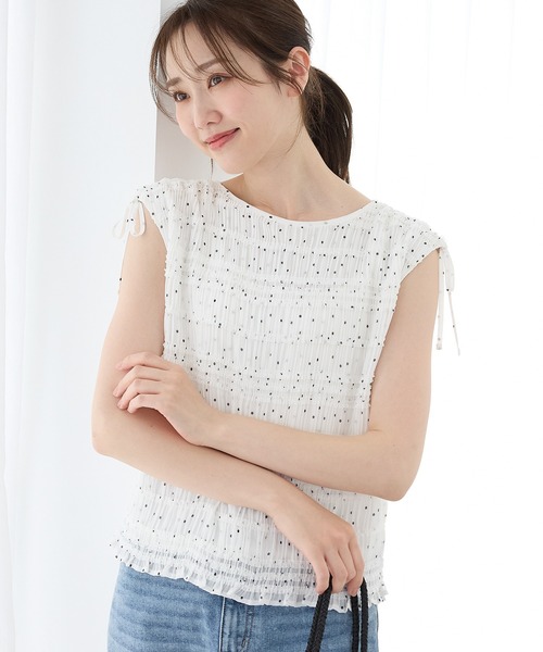 Honeys(ハニーズ)の「【接触冷感】シャーリングブラウス(シャツ/ブラウス・レディース・ネイビー系1/グレイッシュブルー/ホワイト系その他2/ブラック・L/LL/M/S)」の1枚目の写真