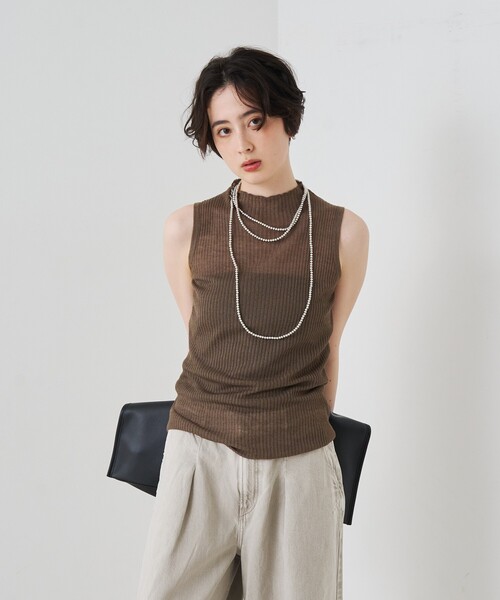 Rouge vif(ルージュヴィフ)の「きらめきラメシアータートルリブタンクニット(ニット/セーター・レディース・オフホワイト/チャコールグレー/ブラウン・フリー)」の11枚目の写真