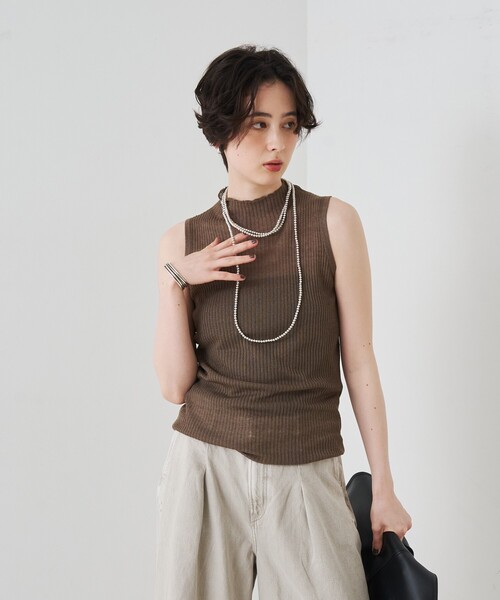 Rouge vif(ルージュヴィフ)の「きらめきラメシアータートルリブタンクニット(ニット/セーター・レディース・オフホワイト/チャコールグレー/ブラウン・フリー)」の13枚目の写真