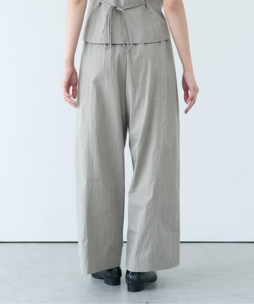 SOYEN(ソイエン)の「ダブルドロストバレルタックフォルムワイドパンツ/セットアップ可(その他パンツ・レディース・カーキ/アイボリー・F)」の11枚目の写真