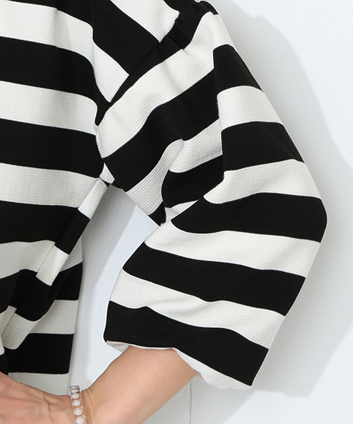 CAROLINA GLASER（カロリナ グレイサー）の「CAROLINA GLASER / リップル プルオーバー（その他トップス・レディース・アイボリー/ブラック×ホワイト・ONE SIZE）」の8枚目の写真