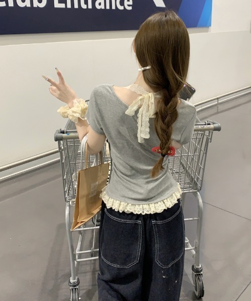 LUCPY(ラクピー)の「レースレイヤードリブトップス ボタンデザイン半袖T(Tシャツ/カットソー・レディース・グレー・X-LARGE/LARGE/MEDIUM/SMALL)」の4枚目の写真