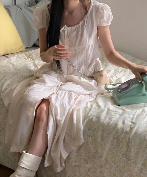 Aelina(エリナ)の「シングルブレストパフスリーブワンピース(ワンピース・レディース・ベージュ/ピンク・FREE)」の12枚目の写真