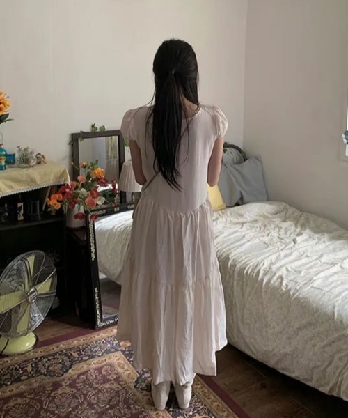 Aelina(エリナ)の「シングルブレストパフスリーブワンピース(ワンピース・レディース・ベージュ/ピンク・FREE)」の17枚目の写真