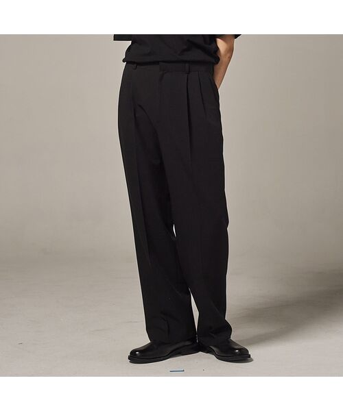TRADCLUB（トラッドクラブ）の「ツーピンタックワイドスラックス（スラックス・メンズ・ブラウン/ブラック/チャコール・LARGE/MEDIUM/X-LARGE/XX-LARGE）」の2枚目の写真