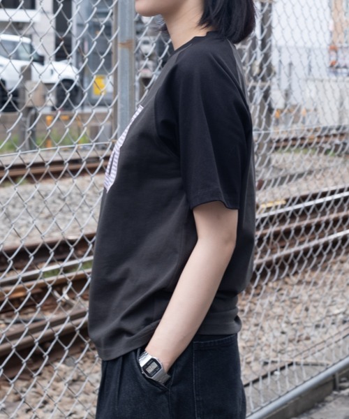 BROKEN BASE(ブロークンベース)の「BB raglan patchwork Tee / BB ラグランパッチワークTee(Tシャツ/カットソー・メンズ・チャコールグレー/グレー・MEDIUM/SMALL)」の13枚目の写真