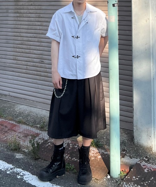 Chikashitsu +(チカシツプラス)の「【Chikashitsu +】wide two pleats bermuda shorts (2color) / 【チカシツプラス】ツータックワイドスラックスバミューダパンツ<着用動画あり>(スラックス・メンズ・ブラック/チャコール・ONE SIZE)」の14枚目の写真