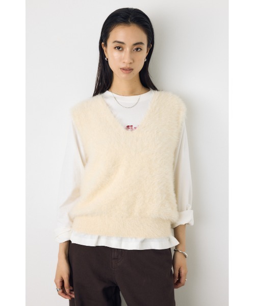 AZUL by moussy(アズールバイマウジー)の「【身長/骨格別着用画像あり】シャギーニットベスト 秋服 レイヤード 春服 ニットトップス(ベスト・レディース・グレー/ブラウン/アイボリー・FREE)」の4枚目の写真