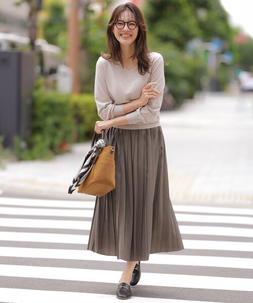 J.PRESS Ladies（J.プレス レディス）の「CHIN CHILLAピーチ プリーツ スカート（スカート・レディース・ブラウン系/グレー系/ベージュ系・XS/S）」の6枚目の写真