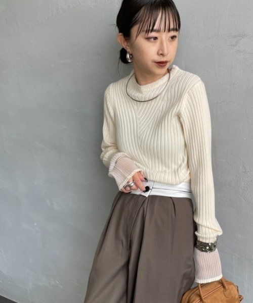 nenom（ネノム）の「【WEB先行予約】[nenom/ネノム] 袖ラメシアー ランダムリブニット（ニット/セーター・レディース・アイボリー/チャコール/ブラック/ベージュ・F）」の9枚目の写真