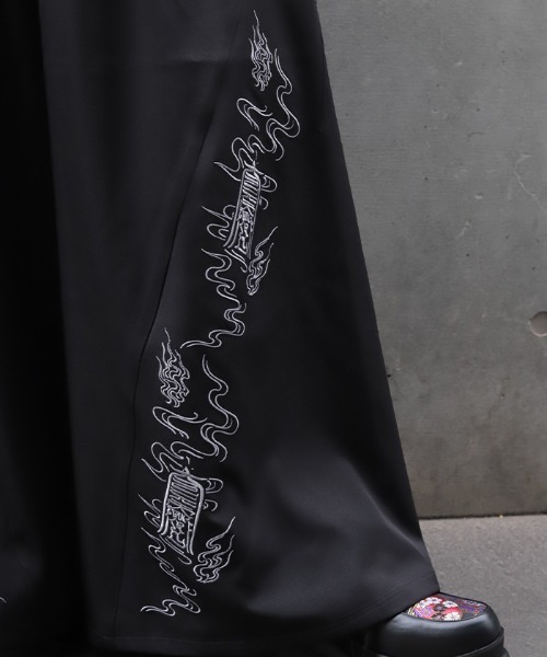 REZEN(リゼン)の「護符刺繍ワイドパンツ(その他パンツ・メンズ・ライトグレー/ローズ・MEDIUM/LARGE/SMALL)」の19枚目の写真