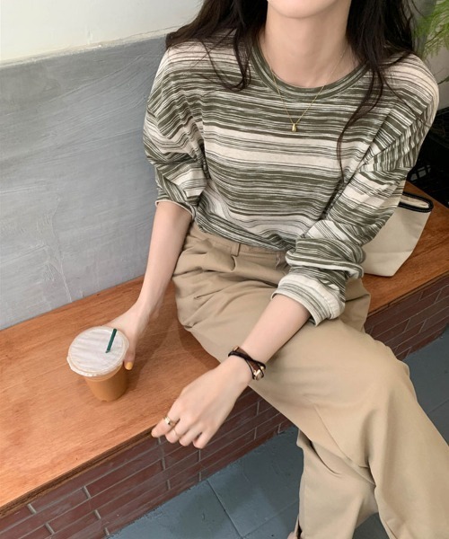 Flugge(フラッジー)の「デザインボーダーロンT(Tシャツ/カットソー・レディース・ブラック/グリーン・MEDIUM/LARGE)」の2枚目の写真