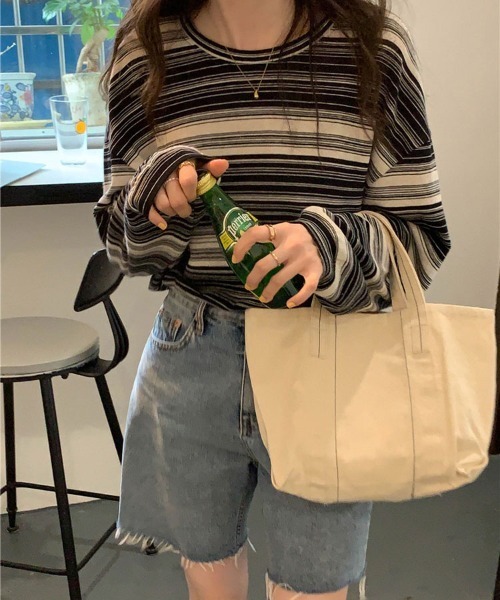 Flugge(フラッジー)の「デザインボーダーロンT(Tシャツ/カットソー・レディース・ブラック/グリーン・MEDIUM/LARGE)」の4枚目の写真