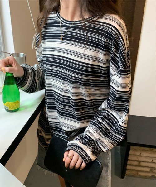 Flugge(フラッジー)の「デザインボーダーロンT(Tシャツ/カットソー・レディース・ブラック/グリーン・MEDIUM/LARGE)」の7枚目の写真