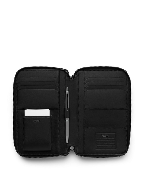 TUMI（トゥミ）の「NASSAU ジップ・クラッチ（クラッチバッグ・メンズ・ブラック系その他・FREE）」の2枚目の写真