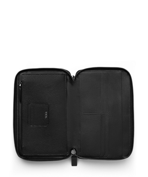 TUMI（トゥミ）の「NASSAU ジップ・クラッチ（クラッチバッグ・メンズ・ブラック系その他・FREE）」の3枚目の写真