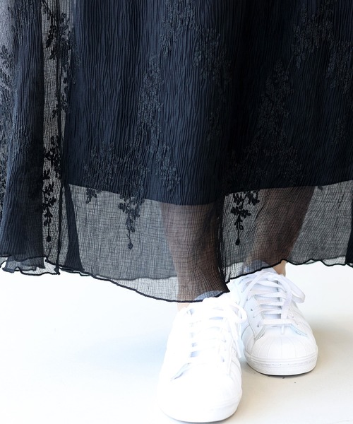 Aletta vita(アレッタビータ)の「刺繍シフォンロングスカート(スカート・レディース・ブラック・M)」の12枚目の写真