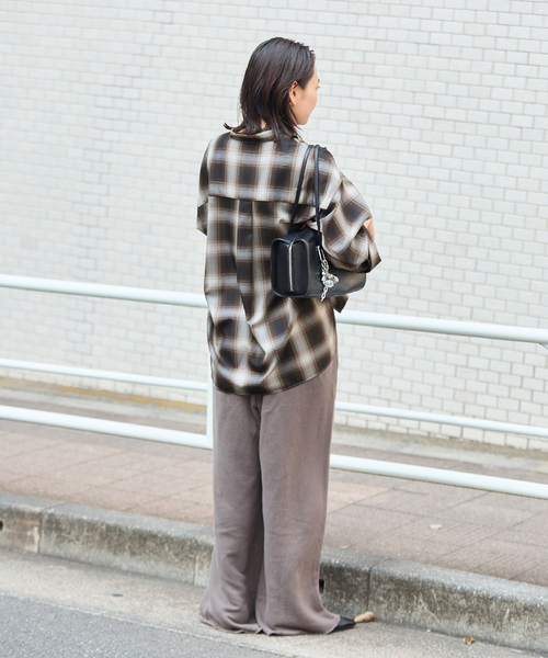 JOURNAL STANDARD（ジャーナルスタンダード）の「STANDPULL STRAIGHT SLEEVE（シャツ/ブラウス・レディース・ネイビー/チョコ・FREE）」の4枚目の写真