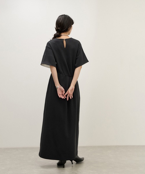 ADAM ET ROPE'(アダムエロペ)の「【WEB限定】アシンメトリータックワンピース(ワンピース・レディース・ブラック/ライトグレー/チャコールグレー・FREE)」の5枚目の写真