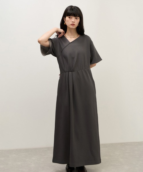 ADAM ET ROPE'(アダムエロペ)の「【WEB限定】アシンメトリータックワンピース(ワンピース・レディース・ブラック/ライトグレー/チャコールグレー・FREE)」の13枚目の写真