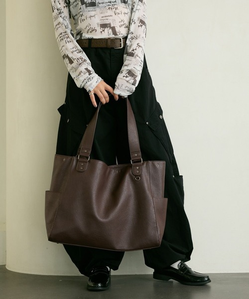 PBLIM（ページボーイリム）の「《UNISEX/ポーチ付き/PCポケット/A4サイズ収納可能》ガセットトートバッグ（トートバッグ・レディース・ブラウン/ブラック・FREE）」の6枚目の写真