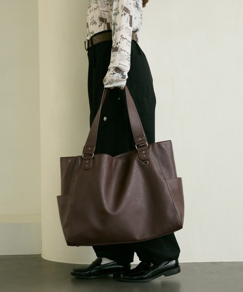 PBLIM（ページボーイリム）の「《UNISEX/ポーチ付き/PCポケット/A4サイズ収納可能》ガセットトートバッグ（トートバッグ・レディース・ブラウン/ブラック・FREE）」の7枚目の写真