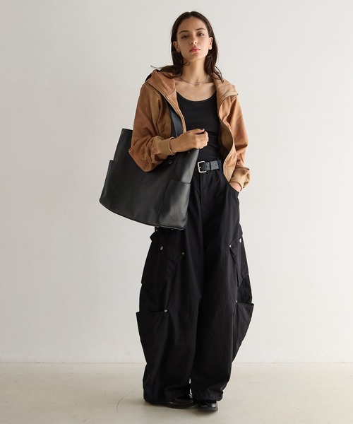 PBLIM（ページボーイリム）の「《UNISEX/ポーチ付き/PCポケット/A4サイズ収納可能》ガセットトートバッグ（トートバッグ・レディース・ブラウン/ブラック・FREE）」の8枚目の写真