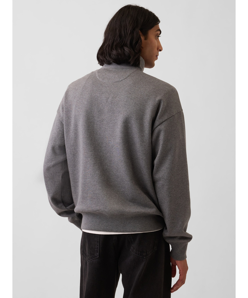 GAP（ギャップ）の「ヘビーウェイト オーバーサイズ 1/4ジップアップ プルオーバー（スウェット・メンズ・ブラウン/ホワイト/チャコールグレー/ネイビー/ブラック・XS/S/M/L/XL）」の10枚目の写真