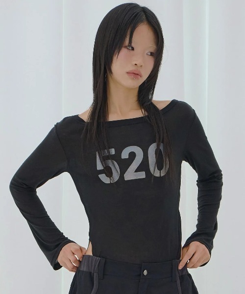 FANCY CLUB(ファンシークラブ)の「◇FANCYCLUB◇ブランド直輸入正規品/520 ボートネック シアー長袖 520 BOATNECK SHEER LONG SLEEVE(Tシャツ/カットソー・レディース・ブラック/グレー・FREE)」の2枚目の写真