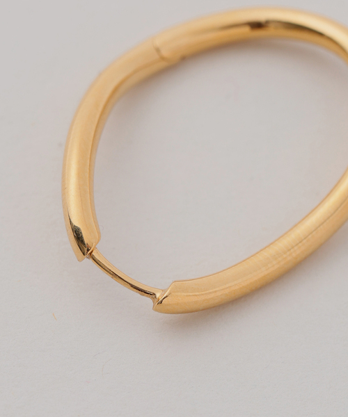 VERMEIL par iena(ヴェルメイユパーイエナ)の「JOSEPHINE STUDIO ジョセフィン・ストゥディオ Thorn Hoop Oval Plated(ピアス(両耳用)・レディース・ゴールド・FREE)」の5枚目の写真
