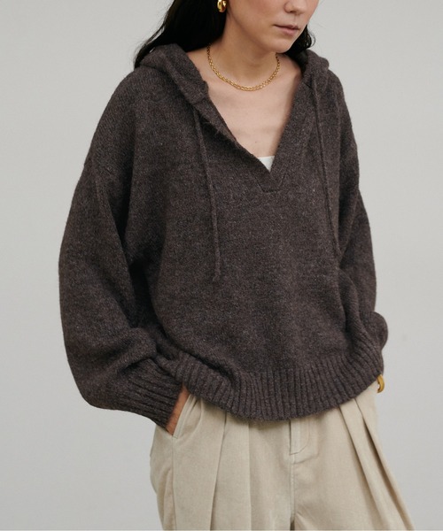 LARUTA（ラルータ）の「【LARUTA】［WEB限定］モヘアフード付きスキッパープルオーバー（ニット/セーター・レディース・チャコールグレー/ブラウン/レッド・FREE）」の11枚目の写真
