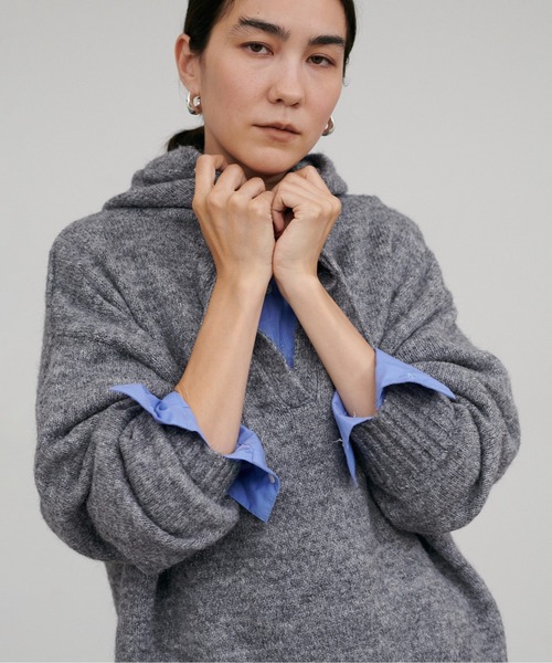 LARUTA（ラルータ）の「【LARUTA】［WEB限定］モヘアフード付きスキッパープルオーバー（ニット/セーター・レディース・チャコールグレー/ブラウン/レッド・FREE）」の4枚目の写真