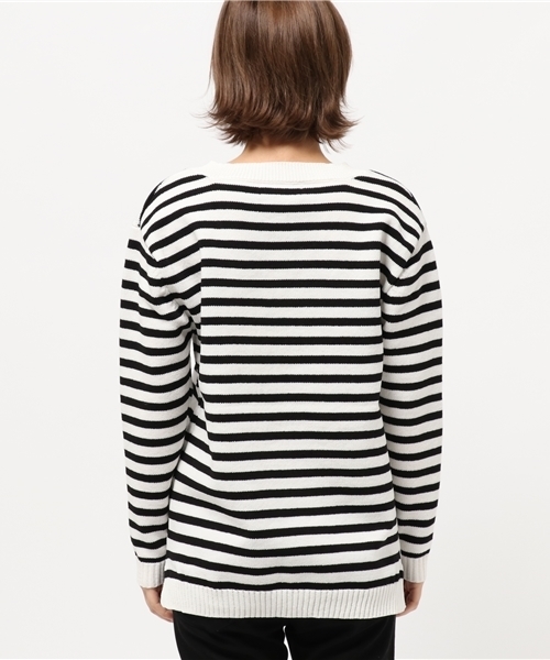 VENCEEXCHANGE(ヴァンスエクスチェンジ)の「ポリウーリーVネックニット (ニット/セーター・レディース・コーラル/ブラック/オフホワイト/ライトブラウン・MEDIUM)」の7枚目の写真