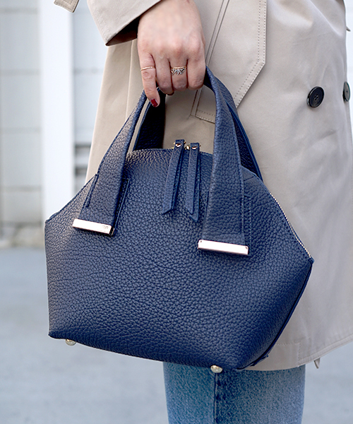 laboratory work（ラボラトリーワーク）の「シボ革ハンドバック（ハンドバッグ・レディース・アイボリー/サックスブルー/ネイビー/オフホワイト・フリー）」の4枚目の写真