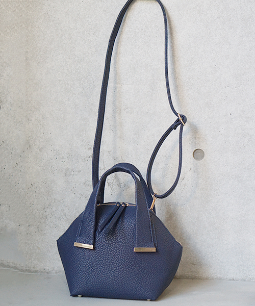 laboratory work（ラボラトリーワーク）の「シボ革ハンドバック（ハンドバッグ・レディース・アイボリー/サックスブルー/ネイビー/オフホワイト・フリー）」の9枚目の写真