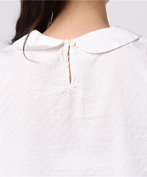 POU DOU DOU（プードゥドゥ）の「スカラップカラーブラウス（シャツ/ブラウス・レディース・ブラック/オフホワイト/ネイビー・3）」の8枚目の写真