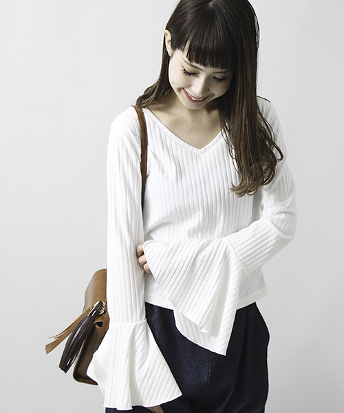 WEGO（ウィゴー）の「WEGO/2WAYベルスリーブカットソー（Tシャツ/カットソー・レディース・オフホワイト/ピンク/ホワイト系その他5/ブラック・FREE）」の2枚目の写真