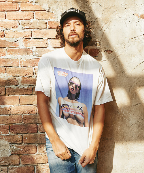 HYSTERIC GLAMOUR（ヒステリックグラマー）の「TR-CA DREAMIN’-RE プリント Tシャツ（Tシャツ/カットソー・メンズ・ホワイト/ブラック/イエロー・X-SMALL/SMALL/MEDIUM/LARGE）」の2枚目の写真