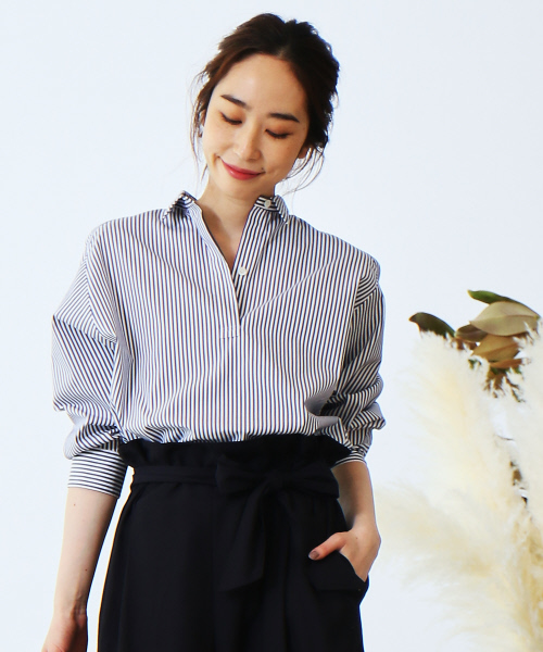 Abahouse Devinette（ドゥヴィネット）の「コットンブロードシャツ（シャツ/ブラウス・レディース・ホワイト/サックスブルー/ネイビー・FREE）」の2枚目の写真