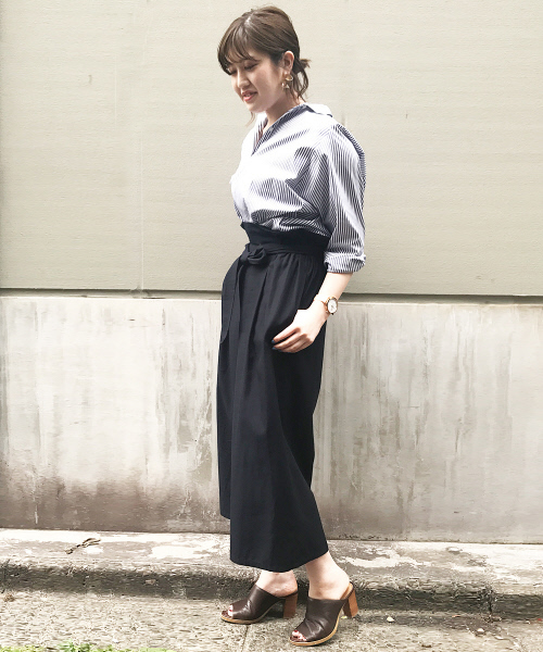 Abahouse Devinette（ドゥヴィネット）の「コットンブロードシャツ（シャツ/ブラウス・レディース・ホワイト/サックスブルー/ネイビー・FREE）」の4枚目の写真