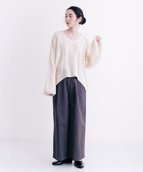 MERLOT（メルロー）の「Vネックケーブルニットセーター0063z（ニット/セーター・レディース・ブラック/パープル/レッド/アイボリー/マスタード・FREE）」の17枚目の写真