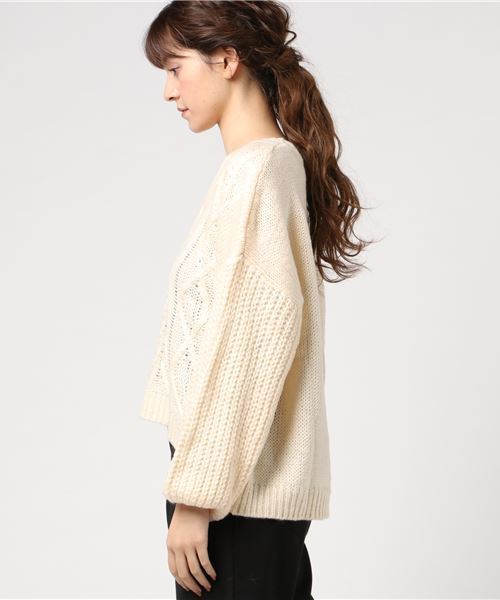 MERLOT（メルロー）の「Vネックケーブルニットセーター0063z（ニット/セーター・レディース・ブラック/パープル/レッド/アイボリー/マスタード・FREE）」の16枚目の写真